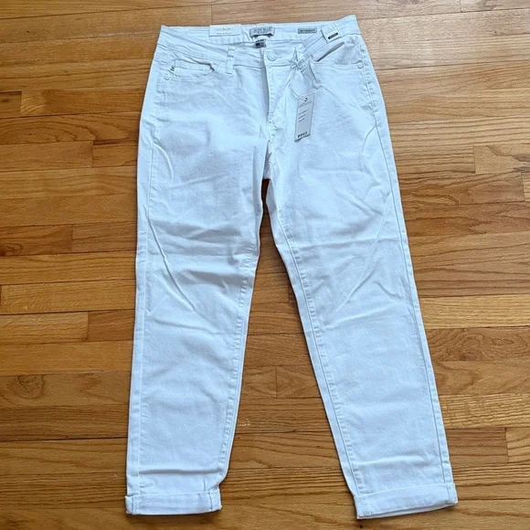 Judy Blue Boyfriend Fit White Jeans Cuffed Ankle Cropped Denim 11/30 - Picture 2 of 4
